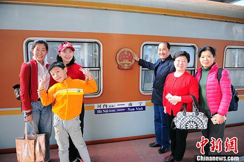 DЇοڒЇյ܇ǰӰ<a target='_blank'  _fcksavedurl='http://www.chinanews.com/'><p class=